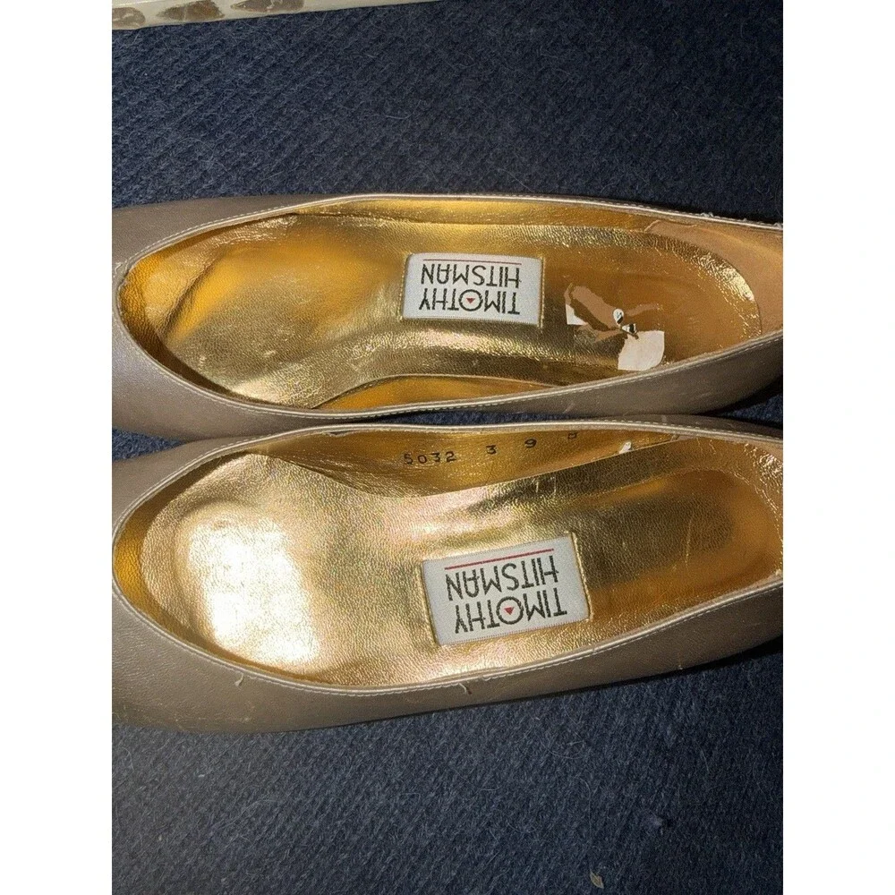 VTG Timothy Hitsman Gold Heels Women 9  Leather Almond Toe  Cute Decorative Heel